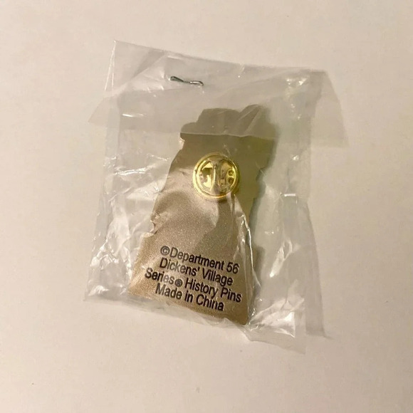 Department 56 Dickens Village  Series Pins Dickens Birthplace Canadian Pub - Picture 6 of 9